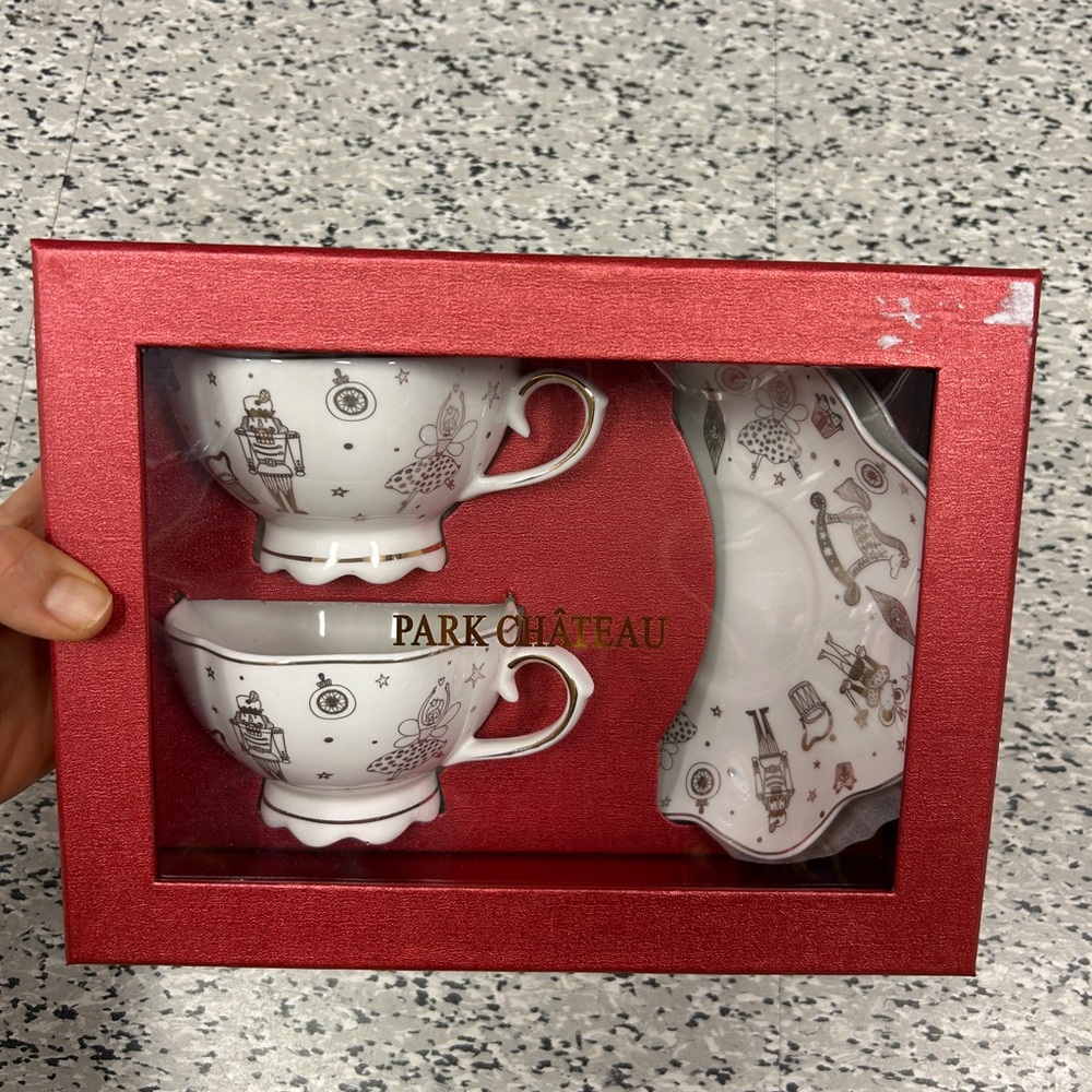 NEW limited edition Park Chateau Luxury Teacup Set